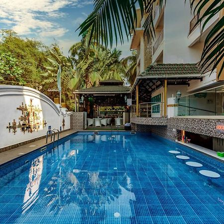 Lemonmint Svelton Manor Hotel Calangute Exterior photo