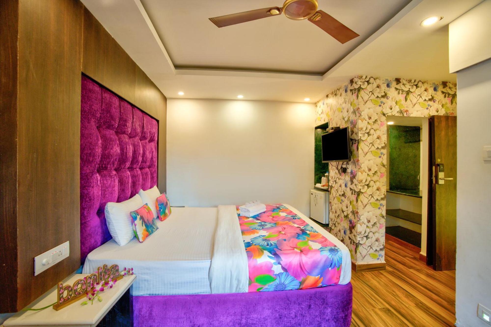Lemonmint Svelton Manor Hotel Calangute Exterior photo