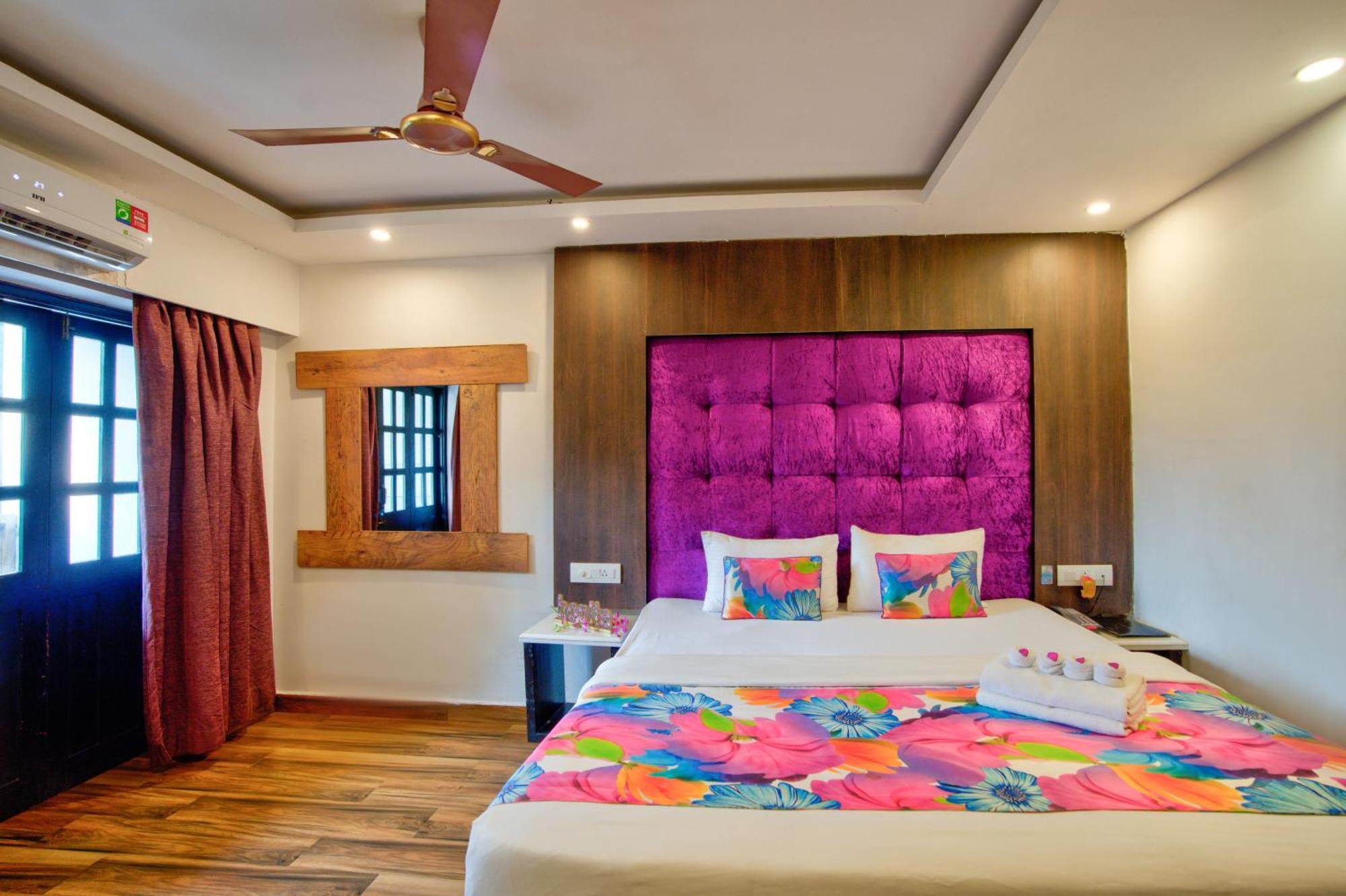 Lemonmint Svelton Manor Hotel Calangute Exterior photo