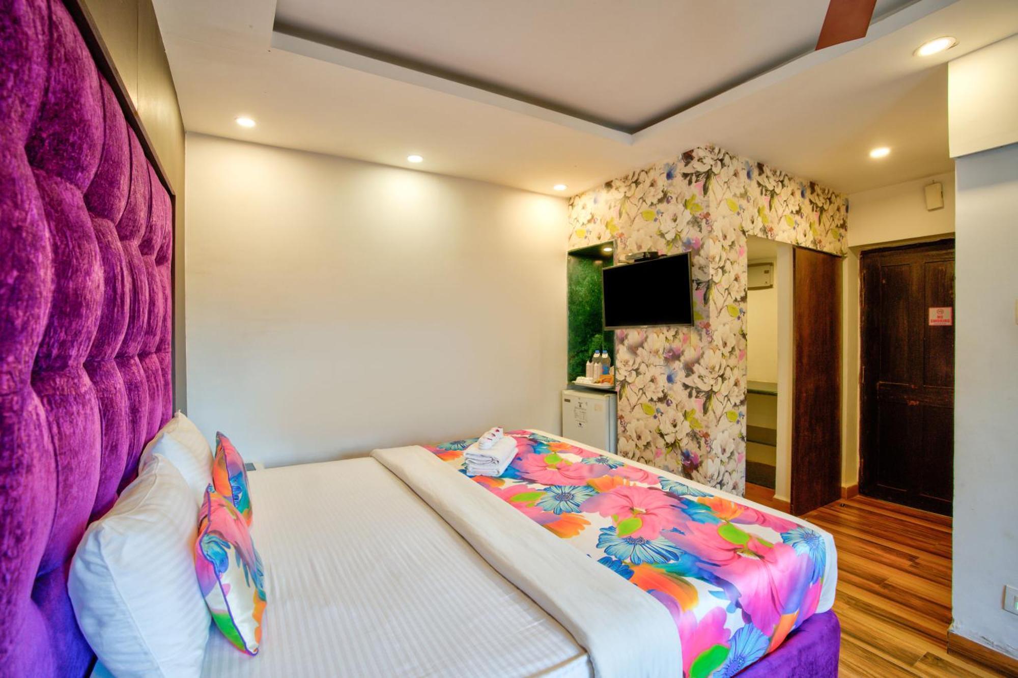 Lemonmint Svelton Manor Hotel Calangute Exterior photo