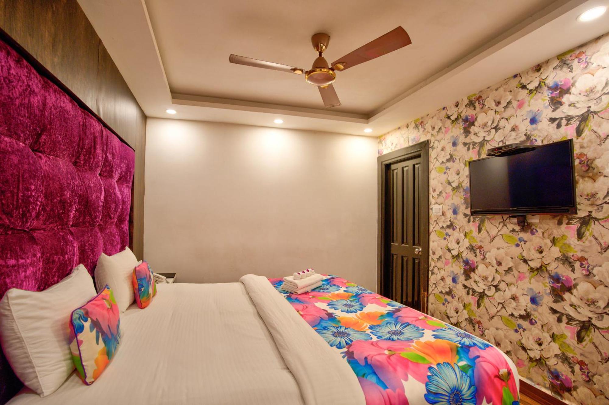 Lemonmint Svelton Manor Hotel Calangute Exterior photo